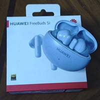 سماعات هواوي • استخدام كلش قليل