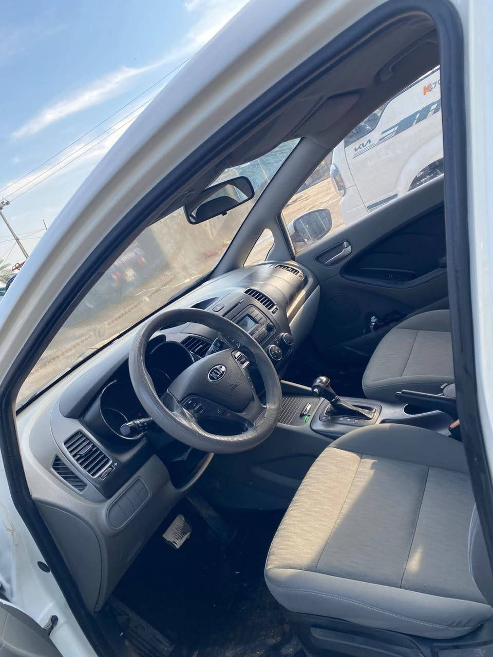 سيراتو خليجي موديل ٢٠١٦ رقم بابل مكفوله كفاله عامه من عدا جاملغ امامي مرجع بارد سياره نضيفه وحلوه بالحقيقه احلى مكينته ١٦٠٠  السعر ١٢٨ وبيه محال بسيط ***********
