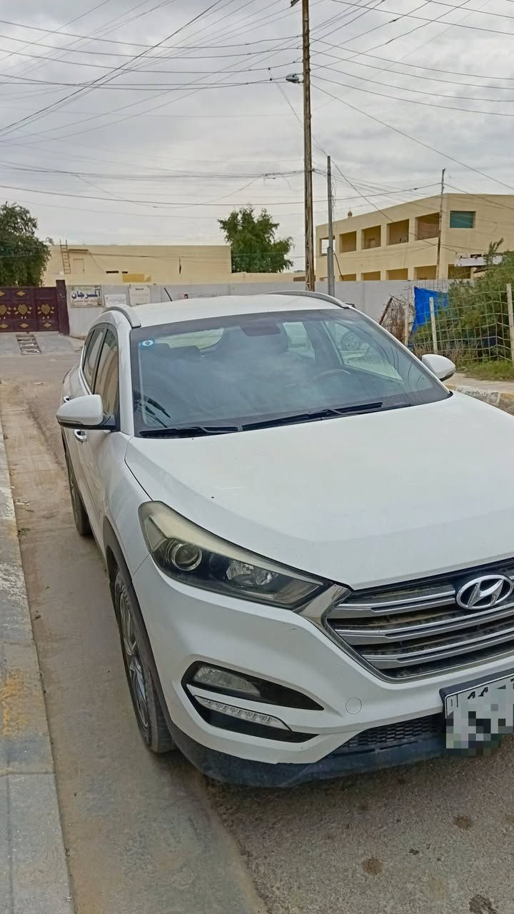 هونداي توسان 2018 خليجي رقم بغداد انگليزي
محرك 2000  (ماشية 107 الف وقابل للزيادة)
تبريد قطعتين ـ تحكمات ستيرن ـ ثلاث أنظمة قيادة 
السيارة مكفولة كفالة عامة 
(السعر 190 ورقة) وبيها مجال عنوان السيارة الفلوجة ‏‪***********
