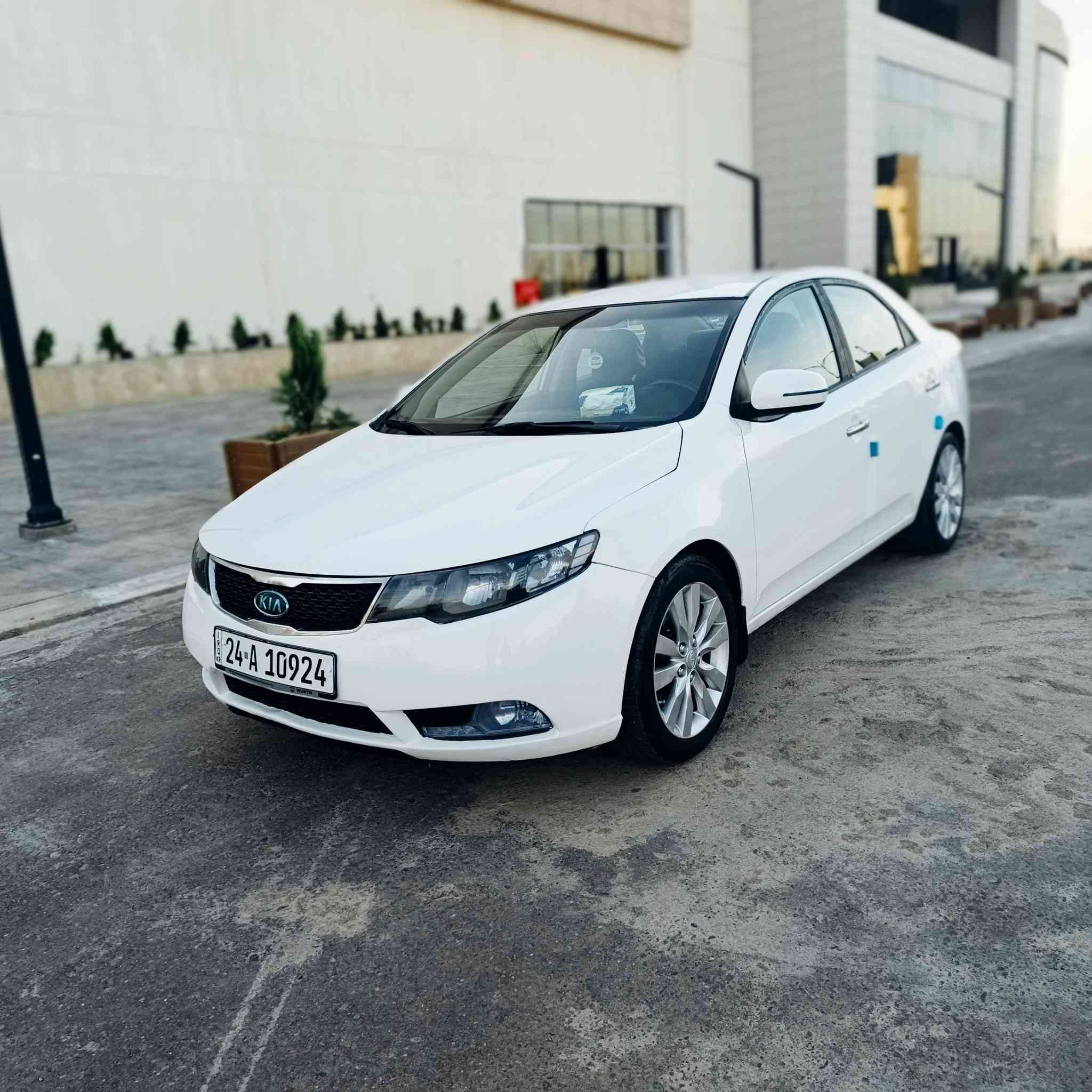 السلام عليكم بيع مستعجل بسعر مناسب ١٠٧ ورقه
كيا سيراتو 2013خليجي ابيض ثلجي فول مواصفات عدى الفتحه
رقم شمالي دولي سنويه لل ٢٠٢٩ بأسمنا
شرط الغرامات والتحويل 
✳️محرك 1600شرط ما مفتوح 
✳️كير اتوماتيك 6نمربدون اي عيب مال بيت"
تدفئة /تبريد/كهربائيات/صدر/تايرات/كلها مكفوله 
🚘سياره جاهزه شرط برغي ما ناقصها  ماشيه ٢٠٠حقيقي استخدام شخصي
☸️ملاحظه///السياره مكفوله كفاله عامه من الدعاميه للدعاميه شرط الفحص
تايرات 4️⃣ جديدة 🆕 
صدر امامي خلفي كلا جديد 🆕 
☮️ السعر ١٠٧ورقه
مكان السيارة صلاح الدين تكريت 
***********
***********
