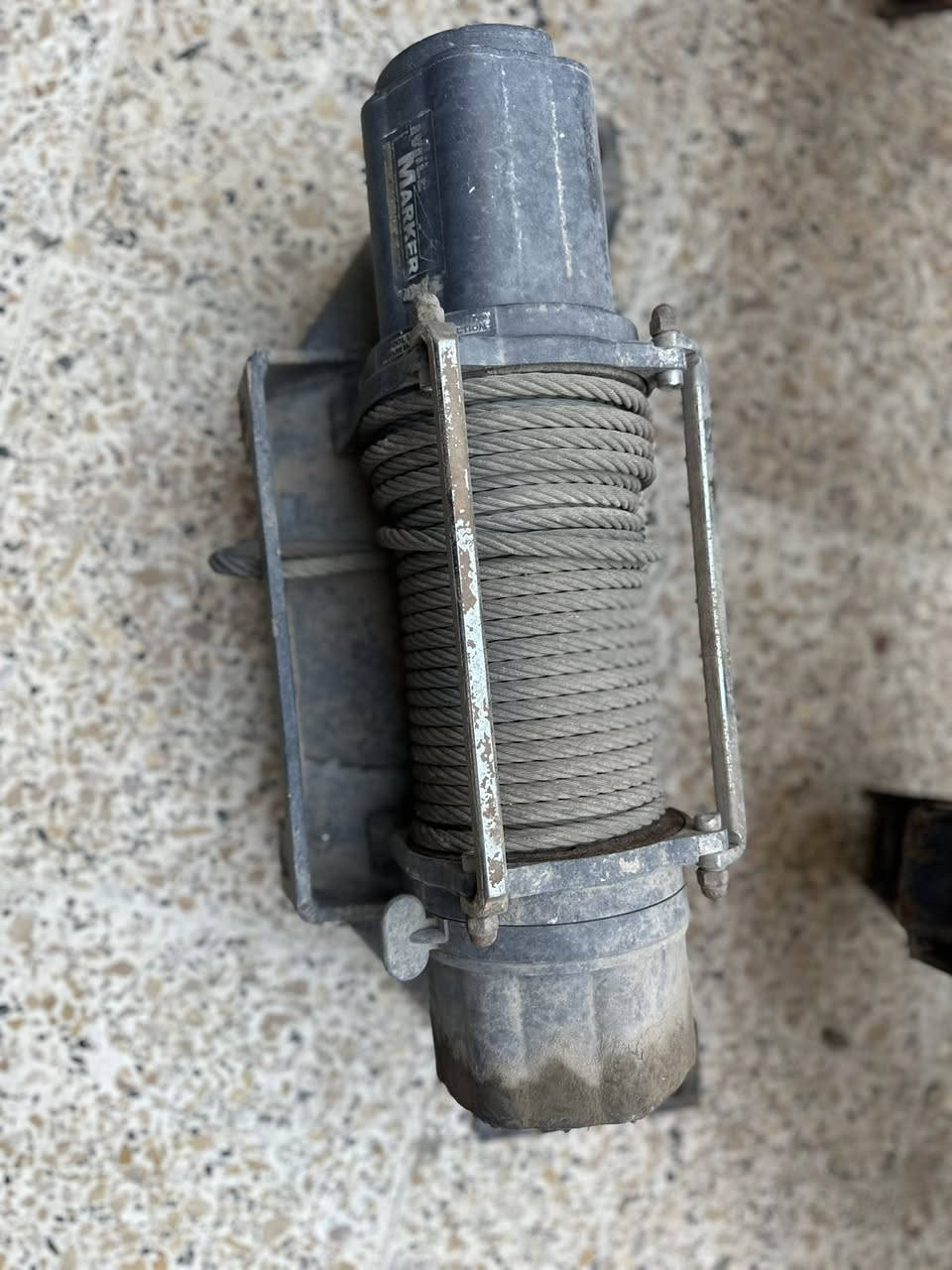 السلام عليكم دعامية درع لاندكروز مع الونج
السعر 500الف 
***********
