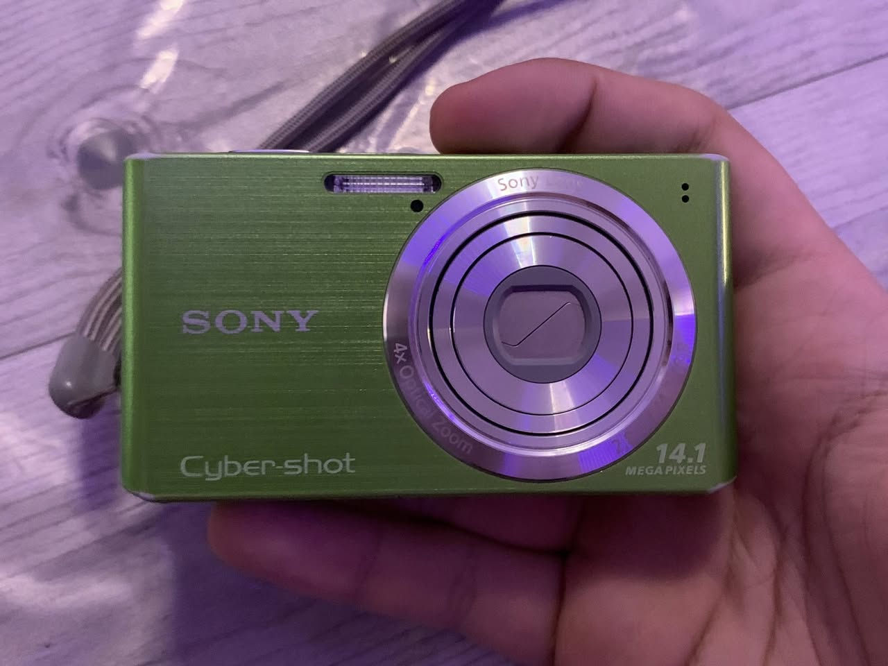 كامرة SONY
كامرة سوني cybershot 14.1
نظيفه كلش استخدام قليل جداً 💯
بلون مميز ونادر لون الشاي الاخضر🍃⚡️
مع كامل ملحقاته
-بطارية الصلية
-شاحنه للبطاريه اصليه
-رام sandisk 8 GB
"السعر 115 وبيه مجال قليل"
للتواصل واتساب ***********
