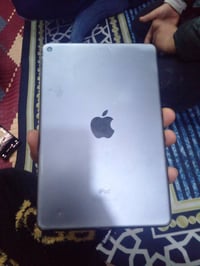 ايباد ميني ٥ • ذاكرة ٦٤ • مقفل