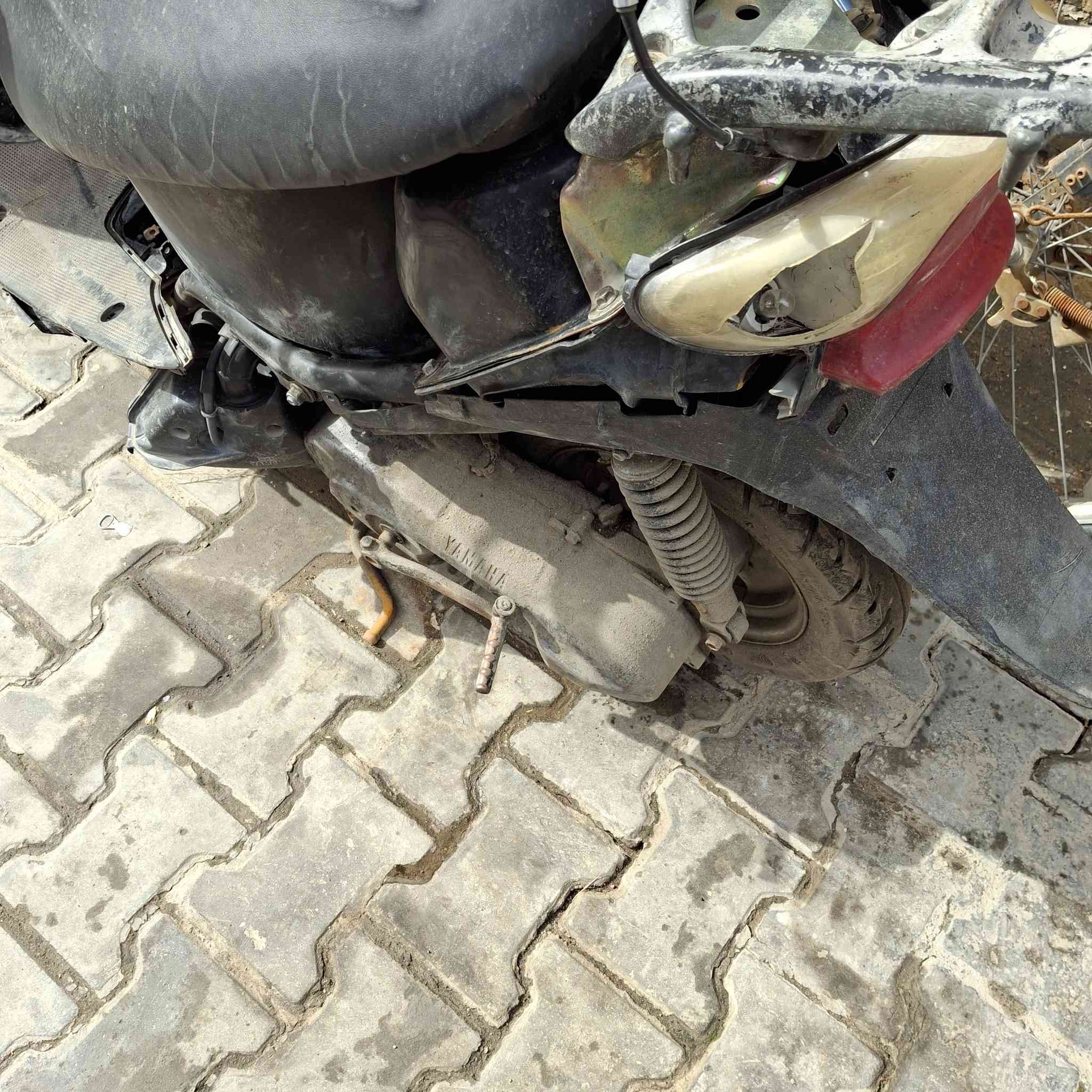 السلام عليكم دراجه عصفوريه جانت شغاله الله شاهد عليه جفتتها مرتين وكلشي جبت اصلي الها من كور وبلك وكابريتر جديد اصلي ونظفت تانكيها مال بانزين خليته جديد حاليا دراجه طافيه اريدها ١٠٠ وبيها مجال للشراي وهذا رقمي *********** هذآ رقم بيه واتساب وعندي اسيا 0773 580 1388
