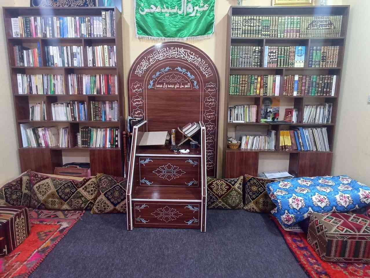 السلام عليكم ورحمه الله
مكتبة جدا راقية ومرتبة للبيع 
مع المنبر شغل درجة اولى للبيع 
السعر 800 الف

*********** وات ساب
