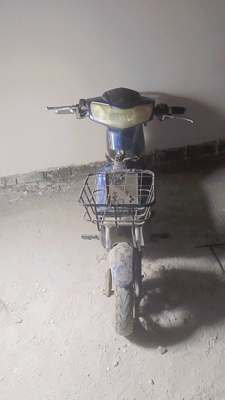 سلام عليكم اخواني ماطور شحن للبيع مابيشي بس بطاريات شويه تعبانه السعر250وبي مجال ***********متواجد فيس او واتساب كوم حديد المو شراي ليكربلي
