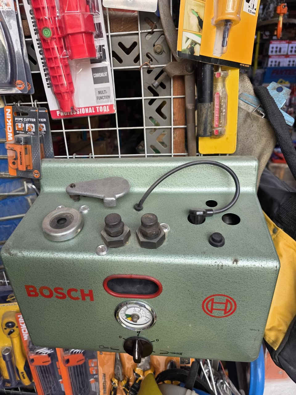 فاحصة  ومنظفه بلكات  بوش المانيه اصليه قديمه جدا من النوادر السعر ٣٥٠ الف
تــــ ***********
      ***********
