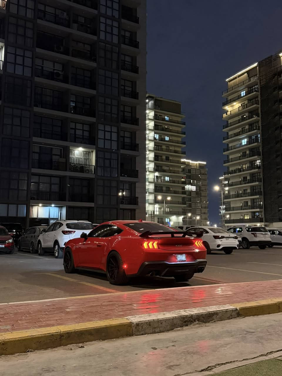 موستنك GT2024 مواصفات تراك اكتف وشاشة منفصله مو متصله وكشنات جلد ومخمل واكسل ٣.٥٥  السيارة جاهزة من كلشي وهذا اللون ماكو منه قليل حيل ومميز 
حادثه صبغ نص جاملغ وربع البنيد  بدون ايرباك فقط دركه
مكاني بغداد 
ملاحضه اذا تقارنه بال اللوان العاديه والمهجم لتتصل 
للتواصل 
‭٠٧٨٧ ٦٩٣ ٩٣٤٨‬
