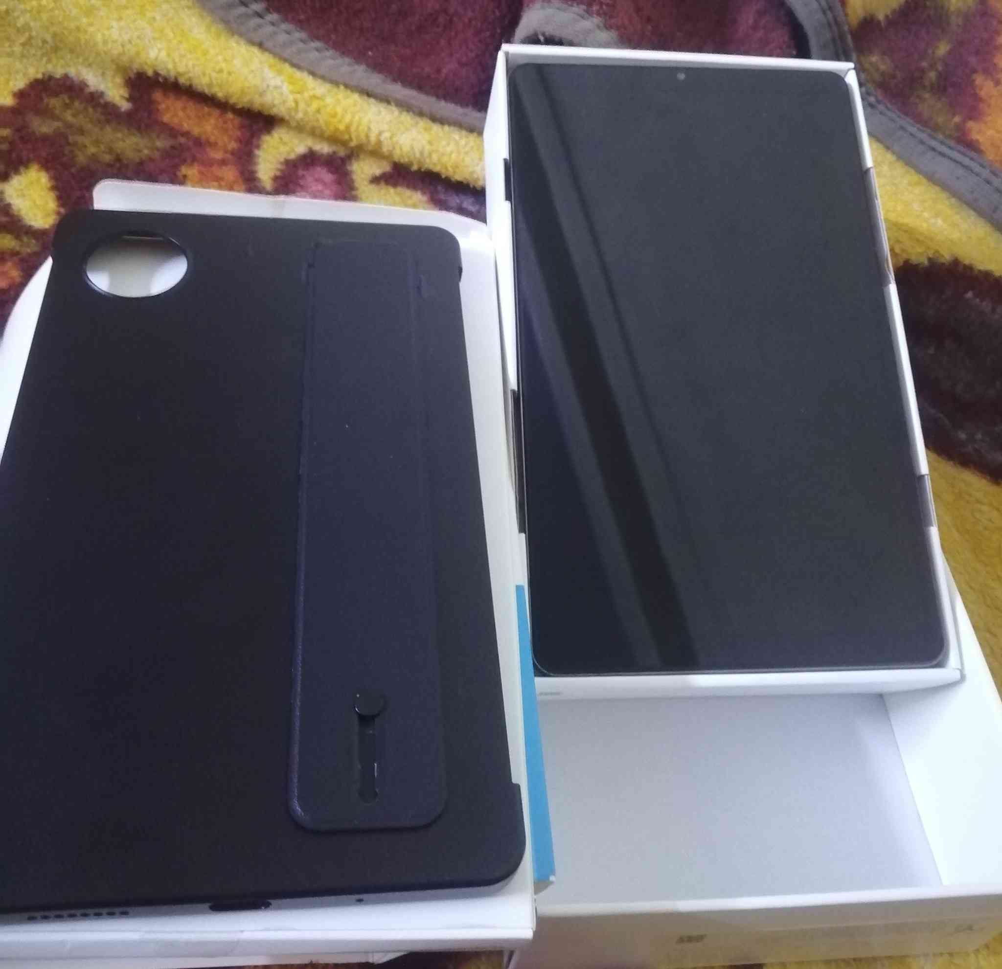 آيباد باد هونر X7 للبيع مستخدم اقل من شهر جهاز نضيف 100٪ اي عيب ما بي ذاكره 128 الرام 12 قابل لتوسيع جهاز يشغل بل بوبجي 60 افريم شرط على التجربه السعر (110) بي مجال قليل للاستفسار راسل على وتساب *********** الجهاز مع كامل ملحقاته
