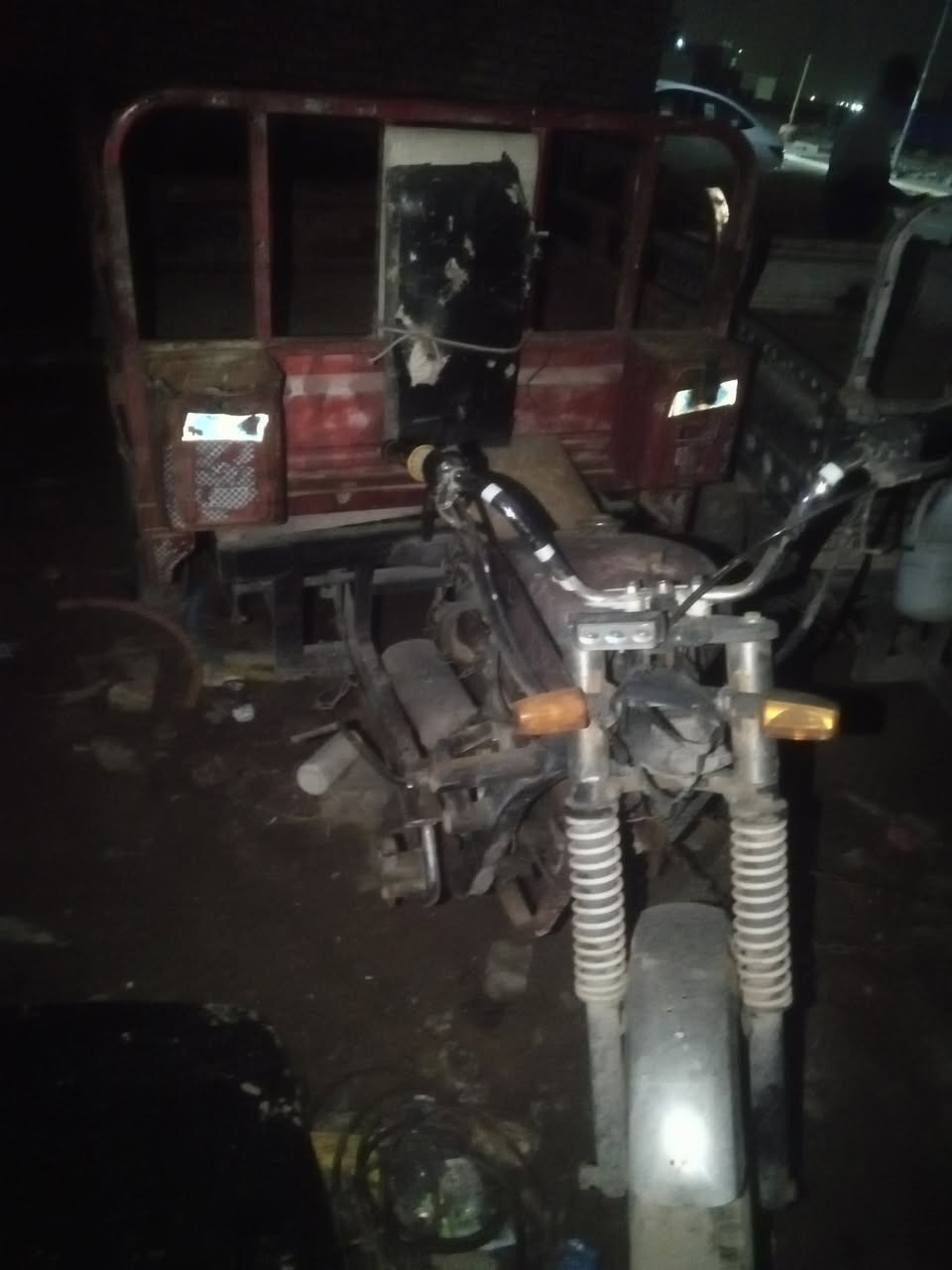 دايوان موديل ١٢ ااوراق اصولية مكينة دايوان ناعمه  سعرها ٦٠٠ نقصها باتري وجعمقة بيها  بداية خرطة  ستوته مالخبزة مكاني  بغداد الحسينية مالراشدية بداية  شارع الحشد


**إذا كنت صاحب هذا الإعلان وتريد حذفه لأي سبب، رجاءا أرسل رسالة إلى الدعم الفني**