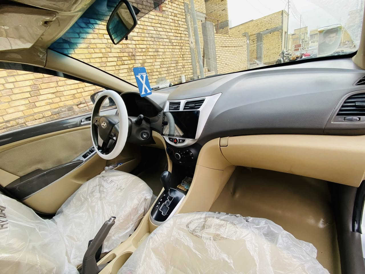 اكسنت للبيع موديل 13 
خليجي 1600 
كير جديد 
حداديه وره وكدام 
تبريد خير من الله 
85وبيه مجال الناصريه مركز
السياره اشاير بل مري 
تحكم ستيرن جهتين 

***********
