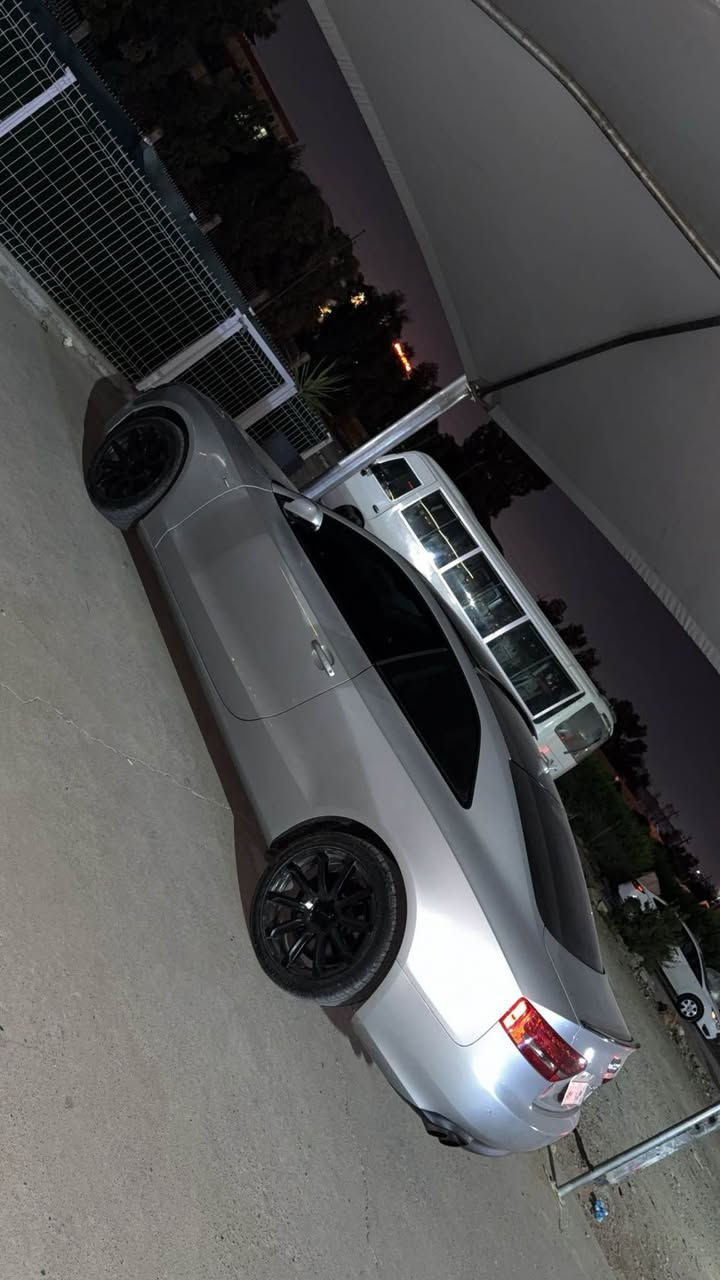 Audi A5 Sline Quattro 2012 
ئاودی A5 كواتڕۆ Sline
فول فول مواسەفات ناو زەردی خلیجی سفری هەولێرێ
٤ پستۆنی بەنزینە گێڕ و مەکینە و کارەبایات بە شەرت یەک دینار مەسرووفی تێدا نیە 
٨٨ هەزاری حەقیقی ڕۆشتیە
٢ بست سبوغی هەیە بێ داخلی و بێ ئەڕباگ
نرخی 83$ وەرەقە و مجال
شوێن هەولێر 
ڕەقەم موبایل / (***********),,,(***********) أربيل, العراق
