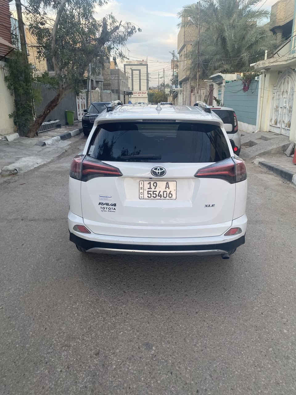 السلام عليكم
راف فور ١٦ وارد كندي 
ماشيه ١٤٠ الف ميل 
حدادية نظيفة 
تايرات نظيفة 
حادثها قطعة وحدة الجاملغ الامامي مال الصدر بدون داخل معدل ومصبوغ 
عنوانها كربلاء 
السعر ١٥٥ وبيها شويه مجال 
نقصها فقط مشط  ستيرن 
للتواصل ***********
