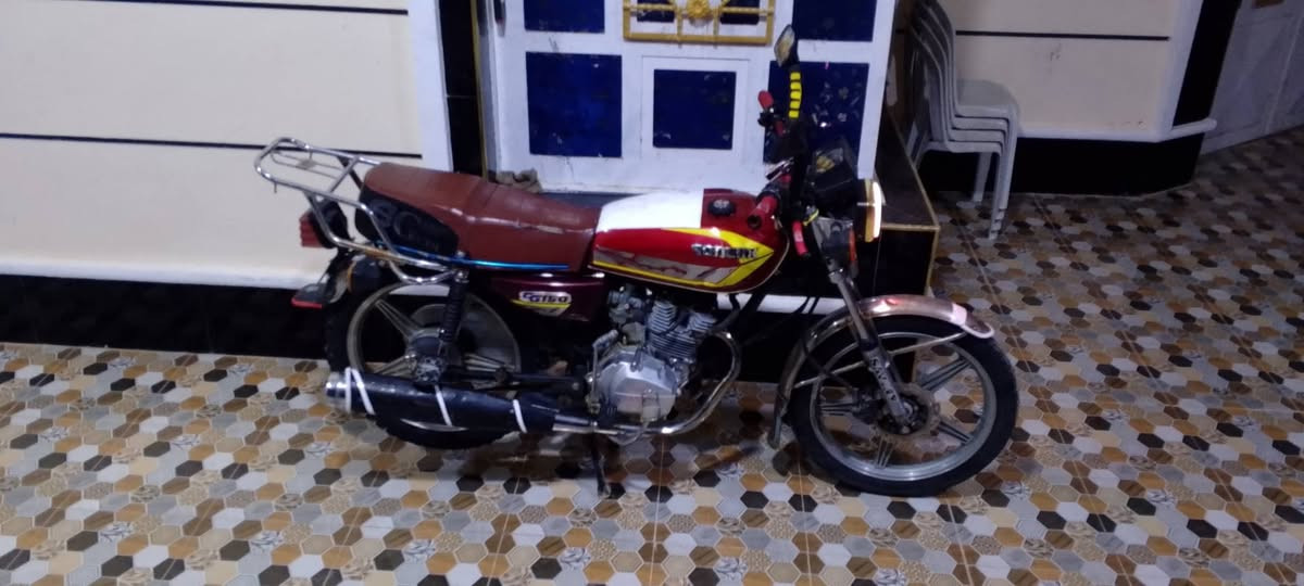 ادمن وافق
سلام عليكم ايراني للبيع موديل 20 اوراق موجوده كامل من كلشي شغال السعر 500 بي مجال رقمي/***********
