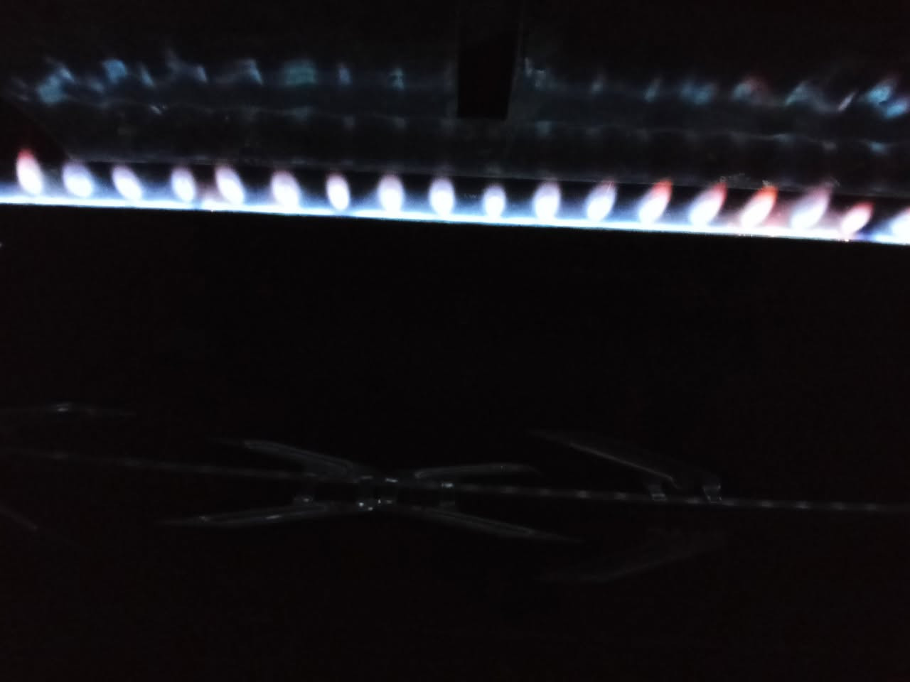 سلام عليكم طباخ نوع فرش مصري شغال وناره تخبل فرن فوك وجوه شغال شوفت عينك السعر مناسب اتصل وتدلل***********
