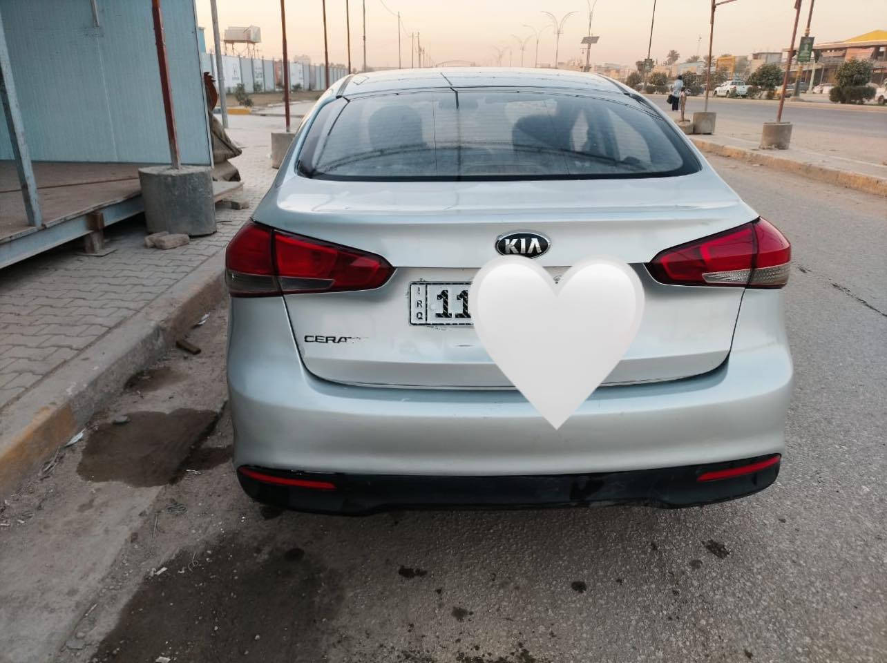 كيا سيراتو موديل 2016شكل ال 17 مكينه دوش سياره مال جناي رقم بغداد متؤمه وكامله وبيها واجهة من المرور عندي (ملاحظه سياره كصتها حافه قماره مو قماره كامله اخذها سونار وتأكد بنفسك ….بيها تصوير من تحت السياره ومبين كلشي عندك سياره كفاله كير ومحرك وكلشي ماعدا جراد من الصفحه لاغير تجي وتشوف بعينك …مكان بغداد الكرخ السعر 59وبيها مجال قليل …للاتصال(***********) ملاحظه سياره مامكصوص قماره كامله بس حافه كلش من الحافه يعني تكم مبيهن شي
