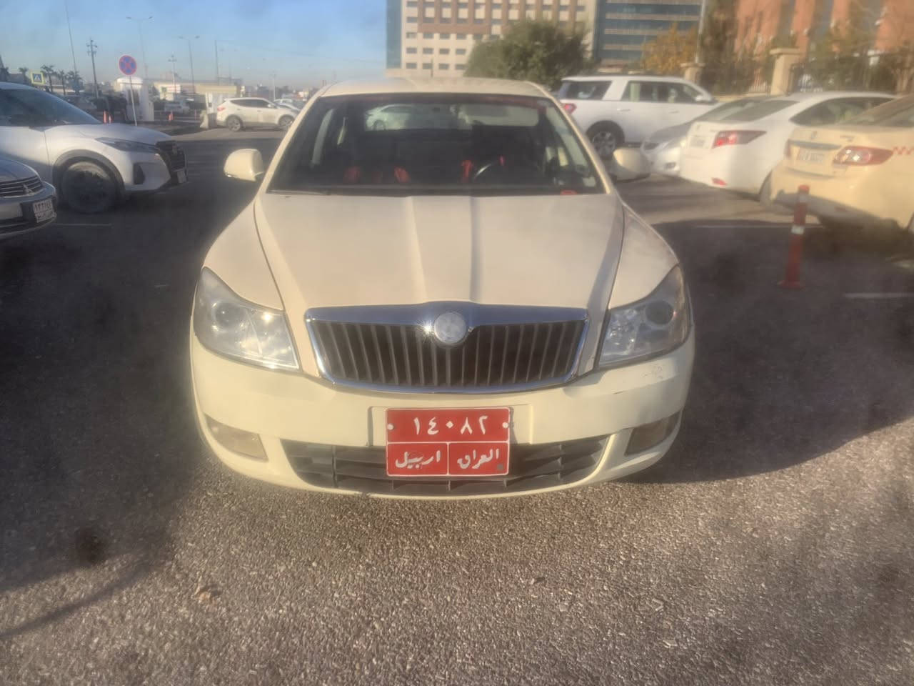 سکۆدە 2013  مکینە 16 بەشەرت گیر حادی  دوو بارجەی هییە بی زۆری زۆر خاوینە 
***********
