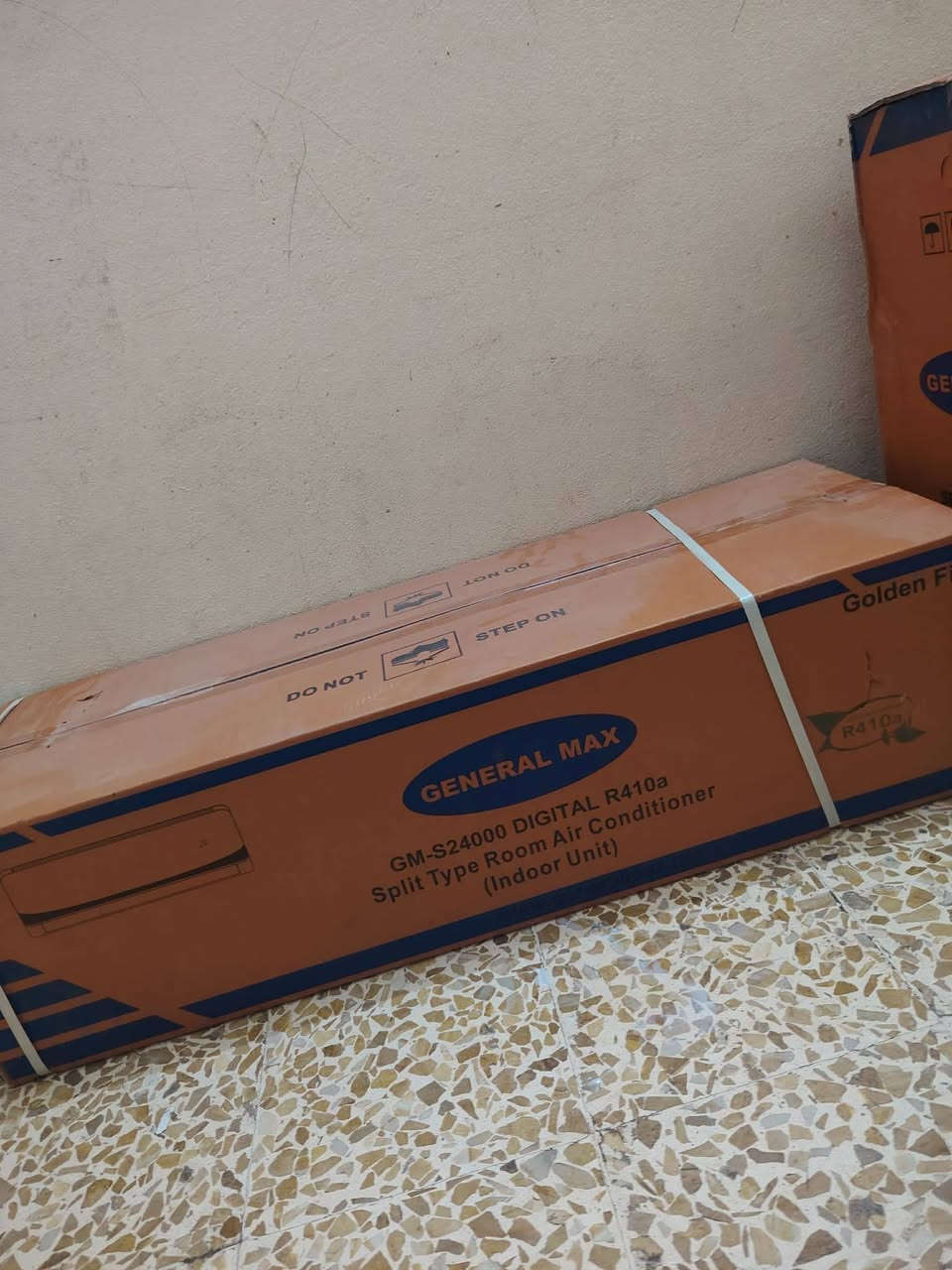 السلام عليكم ورحمه الله اخوان هذا السبلت ابو الطنين النوعيه جننال ما مستخدم بعده  لا حد يكسر بالسعر الله يرضى عليكم رقم الواتساب موجود والسعر 900 وبي مجال ***********
