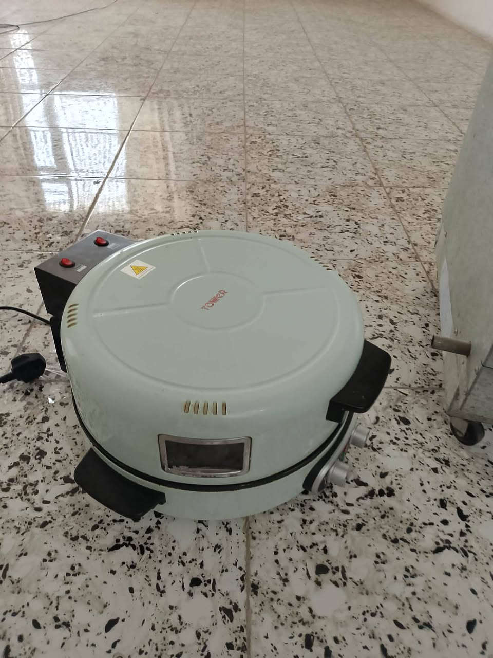 فرن كهربائي+فرن غازي للبيع سعرهم 90 الف 

وذا قطعه 45    جسر ديالى قرب ملعب اسلام 

***********
