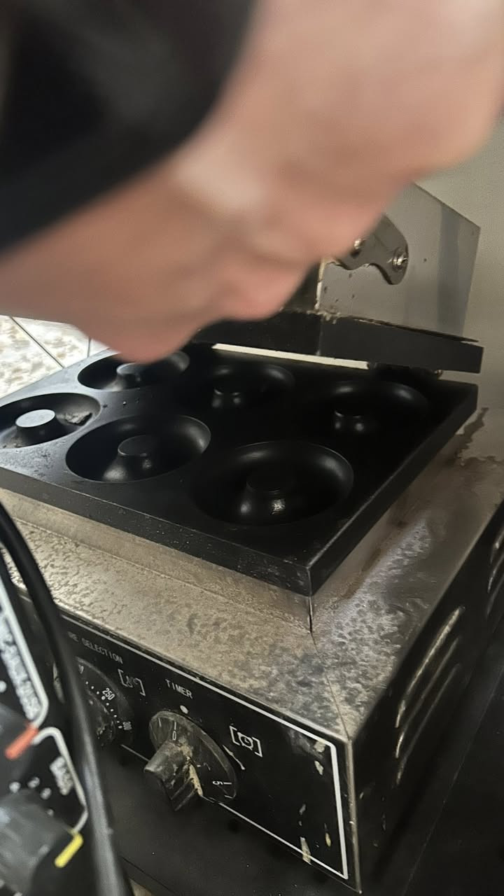 على بركة الله 🔥 جهاز وافل جديد مستخدم اسبوع وجهاز دونات وخلاط صناعي ومعصارة


**إذا كنت صاحب هذا الإعلان وتريد حذفه لأي سبب، رجاءا أرسل رسالة إلى الدعم الفني**