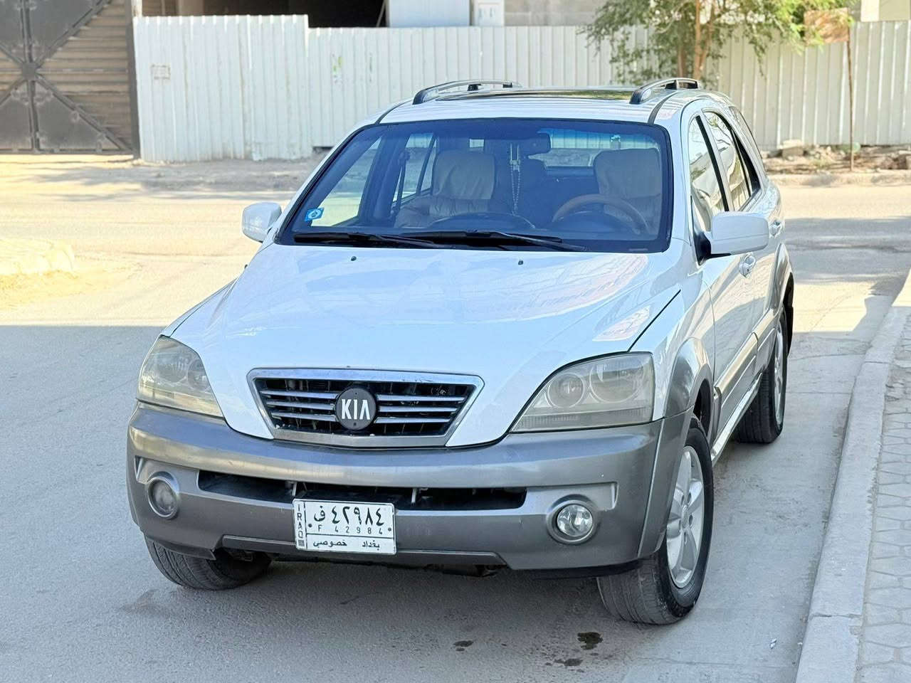 سورنتو موديل 2009 وارد خليجي فول واحد على واحد سياره بيه قطعتين صبق بل عراق سياره جديده وجاهزه سعره 98وبيه مجال رقم*********** موصفات سياره كامره خلفيه مثبت سرعه تحكم استيرن فتحت سقف مرايه شفط كشنات كهربائي محرك 6سلندر تبريد ثلج سياره حداديه تخم تاير جديدات مكان سياره كربلاء كربلاء, العراق
