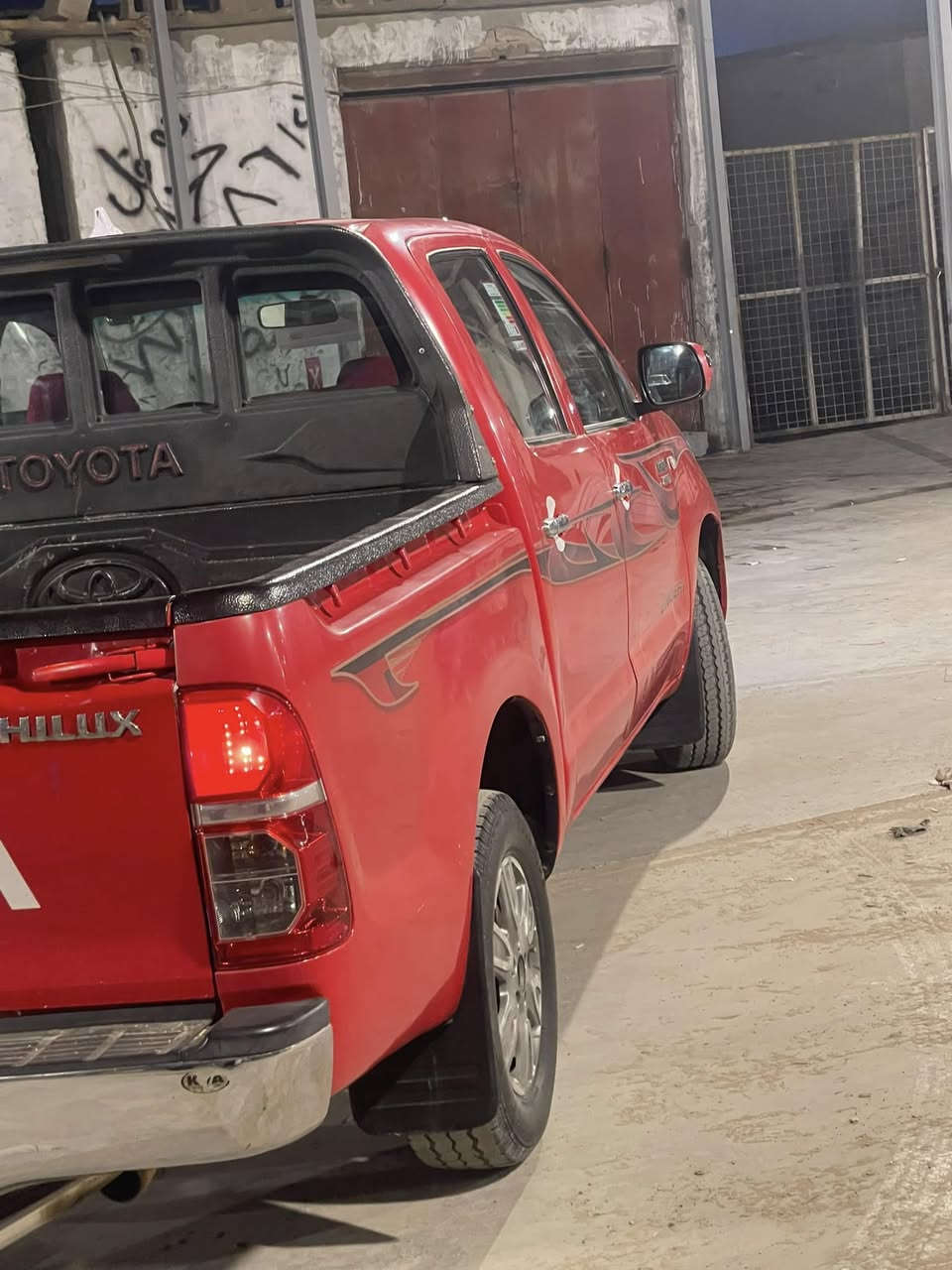 سلام عليكم  بيكم 2010 وتوماتيك مكان السياره البصره قضاء الدير السعر 165وبيها مجال بصيط الرقم ***********
