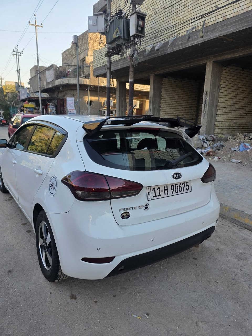 السلام عليكم
كيا فورتي موديل 2018 محرك 2000 6 نمر 

لون ابيض صدفي هاتشباك 

السياره نضيفه بمعنى الكلمه 

حادثهه وسونارهه موجود داخل الصور 

كشنات جدد فوكاهن تلبيسه 

شاشه لمس اندرويد 

مانع انزلاق 

ABS

تبريد شغال ثلج 

تدفئه شغاله

تحكم ستيرن 

السياره ماشيه 89 الف ميل 

عليهه ويل كاب نجمه 
اشاير بالمري 

السياره مناقصهه اي شي 

شغل واطلع
رقم جديد بغداد بأسمي 
سنويه جديده لغايه 31
محركهه اذا نقص السياره مرجوعه 
لا تبخير ولا تنقيص 
السعر 115 وبيهه مجال 
لحد يكلي سعرك غالي كلشي اكو بالسوك


**إذا كنت صاحب هذا الإعلان وتريد حذفه لأي سبب، رجاءا أرسل رسالة إلى الدعم الفني**