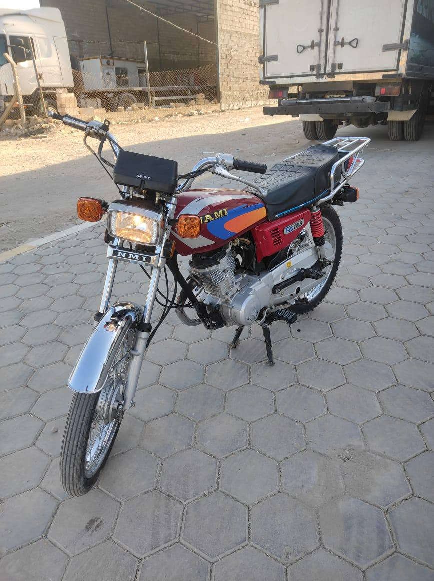 سلام عليكم دراجه للبيع أصولي مديل 17 وكيلها العارضي شاصي رفيع مكينه انتنس تعمير 23 السعر 800 وبيها مجال المكان النجف الاشرف كوفه بركيه  أكثر الاستفسار الاتصال على رقم ***********
