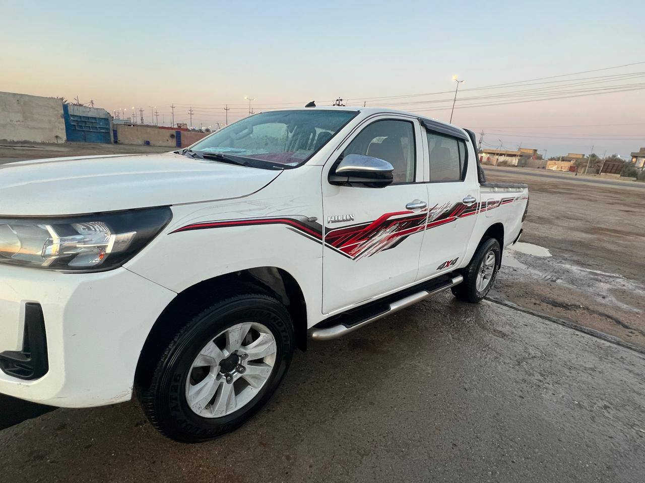 سلام عليكم بيكم فورويل مكفوله بيه بس بارد بلباب الخلفي مال العبري كير عادي  رقمه واسط مديل 2018 كاز شاصي 19 سعر 175وبيه مجال مكاني بصره قضاء الدير رقمي ***********
