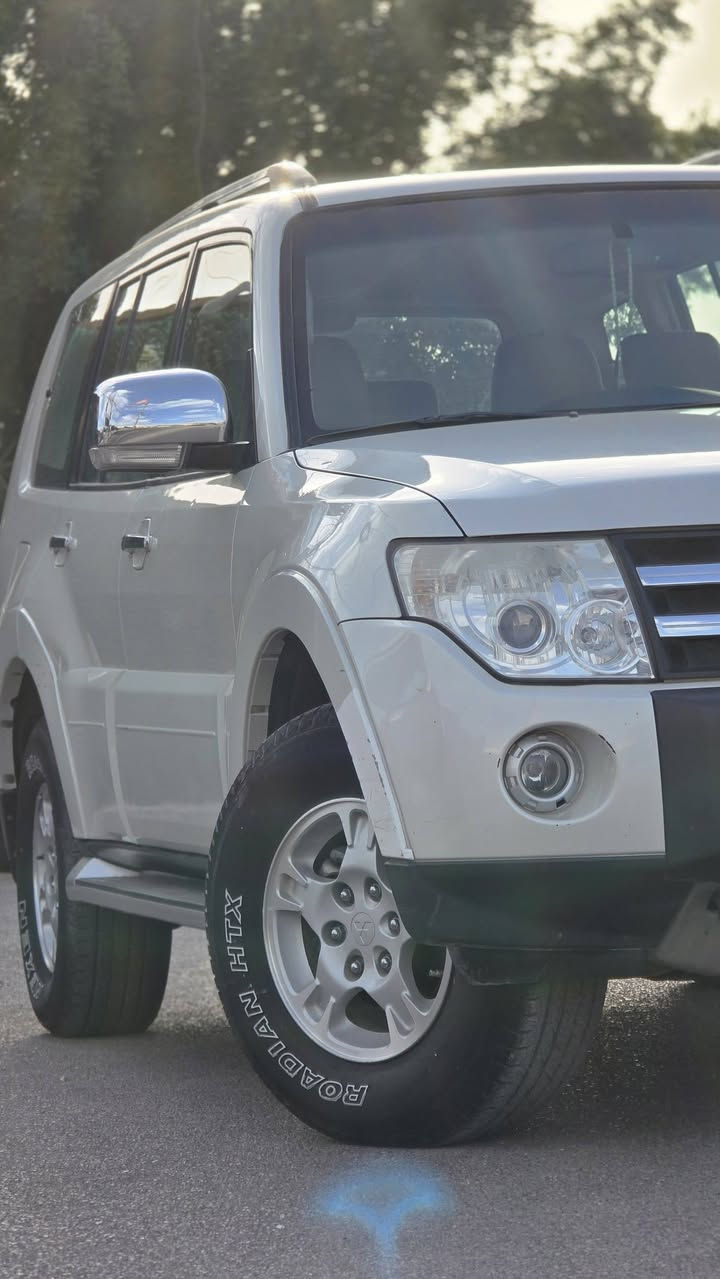 باجيرو 2009 جديدة ماشية 113km
مكفولة كفالة عامة السعر 120 $ 
العنوان السيدية للاستفسار ***********
