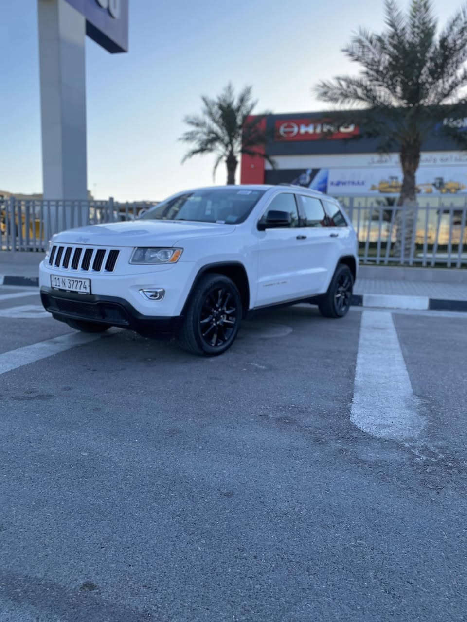 السلام عليكم

جيب شيروكي  لاريدو  كلين بدون حادث 
كفاله عامه السياره  

موديل2016 

ماشيه 82 الف m 

مواصفات 

بصمه  

شاشه 

كراسي جلد وكهرباء 

مكانها📍 بغداد  

السعر 184 وبيه مجال 
السياره احله من الصور وكلين كفاله 
لا تقيسه بلمهجومه 

رقمي ***********📲
