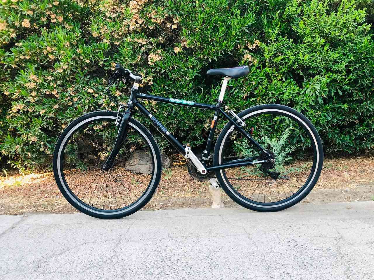 دراجة رياضي C700 ماركة TOYOTA

السعر / 85 الف فقط

معدن فافون خفيف 

دبل كبل فقاس 

كير امامي 3 نمر 

كير خلفي 7 نمر 

ويالة زوم 

تايورات نضاف 

سستم شمانو كامل 

كلو شغال فقط  يعوزه يده كير امامي 

العنوان / موصل حي الوحدة


**إذا كنت صاحب هذا الإعلان وتريد حذفه لأي سبب، رجاءا أرسل رسالة إلى الدعم الفني**