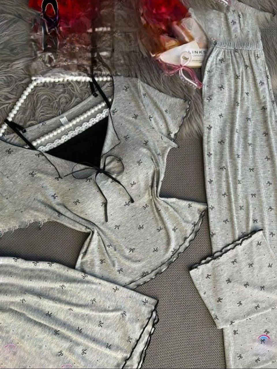 ✨ بيجامة مريحة وناعمة
ستايل حلو ونقشة ناعمة 🎀
السعر مفاجأة 🔥
للطلب مراسلة الخاص 📩


**إذا كنت صاحب هذا الإعلان وتريد حذفه لأي سبب، رجاءا أرسل رسالة إلى الدعم الفني**