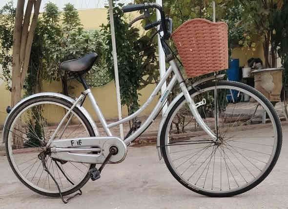 السلام عليكم  بايسكلات عدد 4
للبيع  حجم 27  السعر  70  وحجم  26  السعر  65  والصغير  25   باسكل ذو  ثلاث عجلات  السعر  150 الحي العسكري
***********
