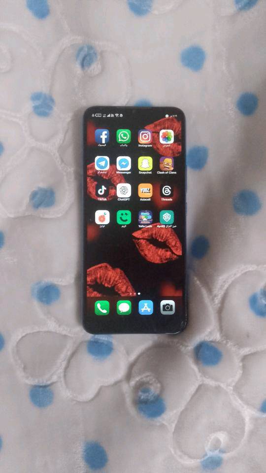 جهاز شغال فقط شاشته مكسرة شوية الرقم يحتوي واتساب للاستفسار 