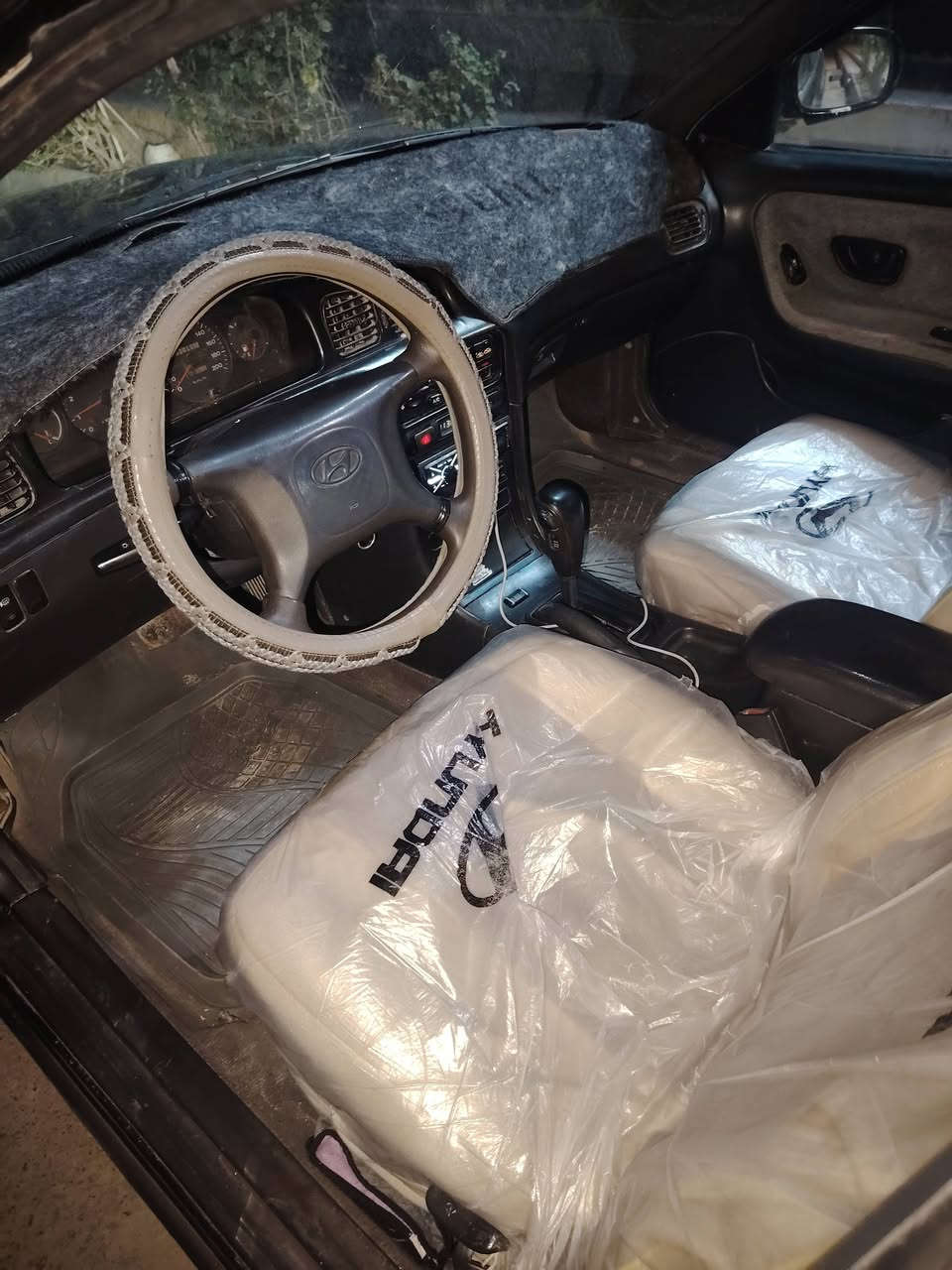 سوناته٢ موديل ١٩٩٤ أنبار ألجديد محرك وكير جدد. صدر ناعم تبريد ثلج.تخم تاير داخل دوشمه جديده. كهربائيات كله شغاله. سياره جاهزه وحلوه بالعافيه عل ألي ياخذه. مكانه الفلوجه. السعر ٤٢ وبيه مجال
***********
***********
