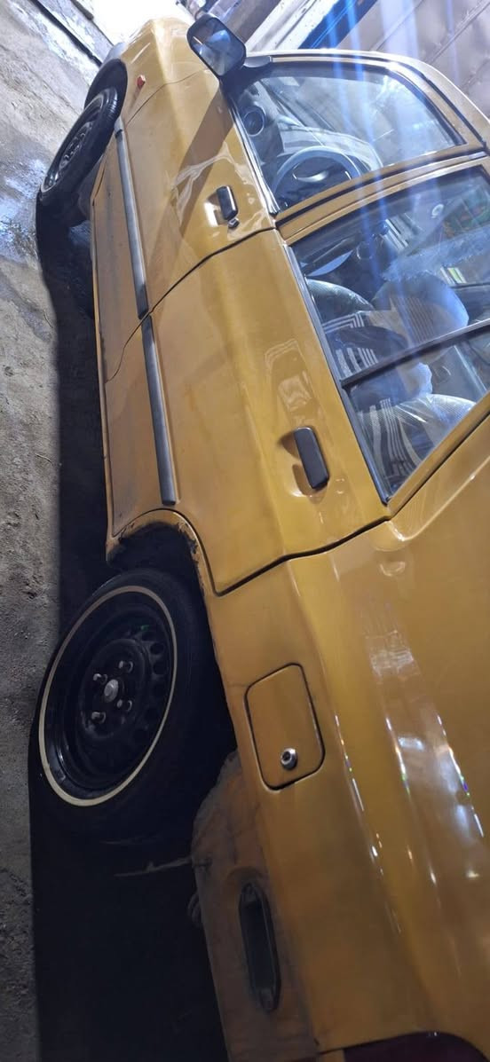 سلام عليكم
سايبه 2015 رقم انكليزي
تحويل جديد هزه جديده 
مصفره هيئه وغرامات 
سنويه  لغايه 2031
تحويل مباشر
كير  مكينه بلاديه
شاصي بلادي لاخياس ولا تعمير  فقط واحد 
حداديه جديده 
تخم تاير جديده
دوشمه جديده  عام مع العوازل 
نضافة ٩٠ %
تبريد تدفئه شغالات 
كهربائيات كلها شغاله 
السعر٤٤
عنون  بغداد جديده
رقم ***********
