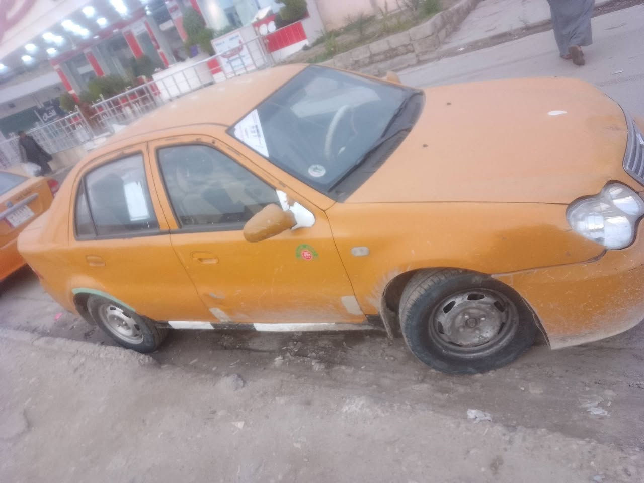 سيكي للبيع رقم بغداد احمر هيئة وغرامة صفر كابون بيها محرك كير شرط مابيها اي ضرر السعر 33وبيها مجال  قليل للتواصل ***********
