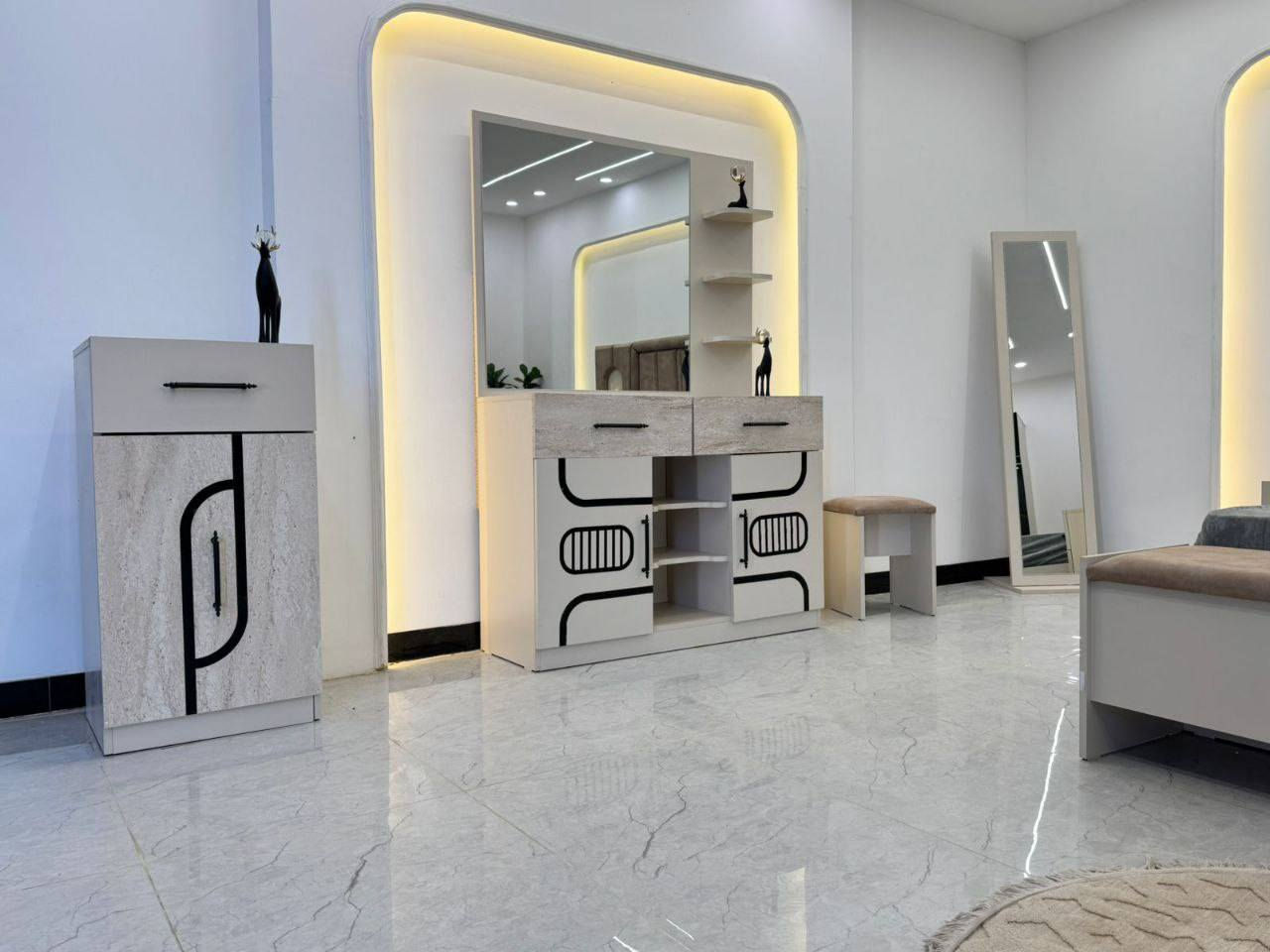 تم وصول غرفة نوم ايزيل 

عشر قطع 

سرير خزان 

برغي جوي حديد 🇹🇷

كنتور 240*220

كنتور إضافي 80*220 

ارتفاع السرير 140

ميز تواليت 120*180

أناره مميزه

السعر مليون و400  الف 

شد ونقل 
- بغداد مجاناآ
- ⁠اطراف 20 الف 
- ⁠محافظات 100 الف بغداد, العراق


**إذا كنت صاحب هذا الإعلان وتريد حذفه لأي سبب، رجاءا أرسل رسالة إلى الدعم الفني**