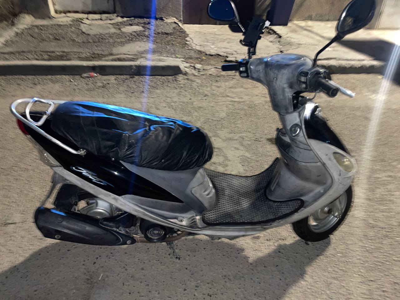 السلام عليكم ماكس منغولي
الدراجه جديدة مكينه نضيفه كهربائيات سلف هندر دبلات كله شغال زوج تايرات جديد السعر 625 وبيه مجال  مدينه الصدر الحبيبية ***********
