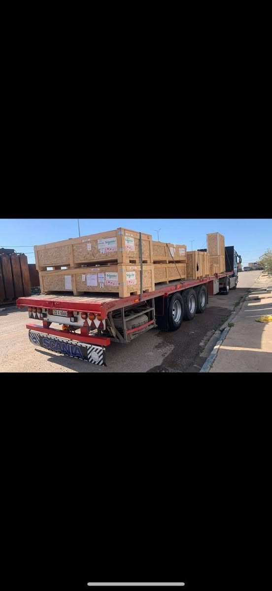 السلام عليكم سكانيا للبيع ١٤٣ لاصرف ولانفخ شاصي كير اكسن شرط عربانه مزوج بلادي بيها جناب ٦٠ شرط التحويل سياره جاهزه لشغل   واتساب ***********
