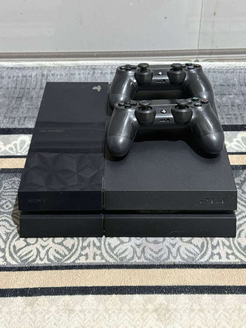 سلام عليكم شباب بلي فور نضيف وكلشي ما بي يدتين وقراص ثنين ويا بكاني عماره مستعجل علا بيعته والله سعر 180وبي مجال قليل موجود مازنجر واتساب هم ***********☺️
