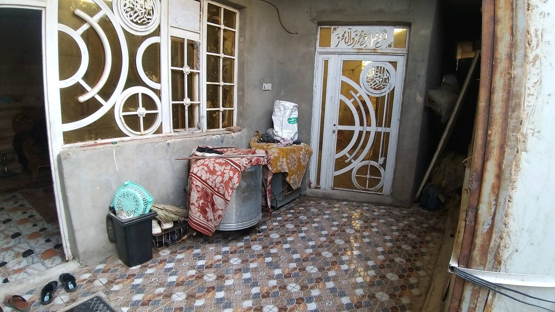 دار للبيع المساحة 200 متر المكان دور العمال قرب تارتان ليفربول للاستفسار الاتصال ***********