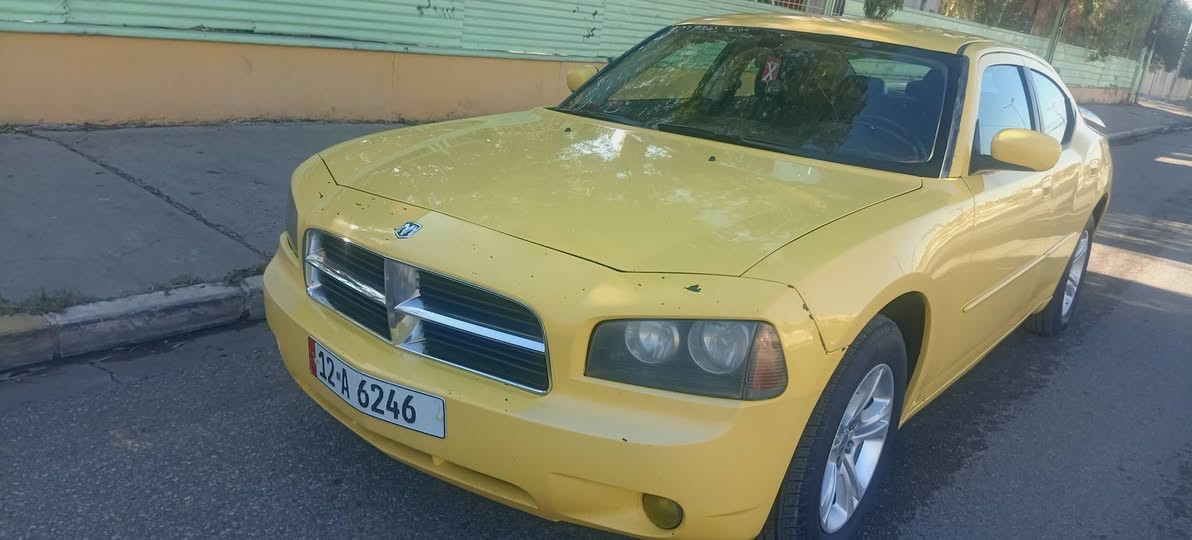 دوج جالجر2010
هيئه وغرامات مصفره 
هزه وسنويه جديده 
رقم نينوئ دولي بسمي
خط موصل بغداد
مكينه وكير واكسل 3500اصل وبشرط
كهربائيات كلها شغاله
ضررها نص دوسه فقط
طخمها وتواير وباتري جديد
واكو مراوس بخصوصي هم ترهم
عنوان موصل 
للاتصال ***********
السعر 100 وبيها مجال
