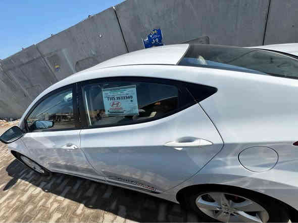 السلام عليكم ورحمة الله وبركاته 
النترا 2012.  GLS محرك 2000فول عدا البصمه نضيفه بحاله جيده جداً السعر 117. بيها مجال 
مكاني بغداد. رقمي 
***********
*********** بغداد
