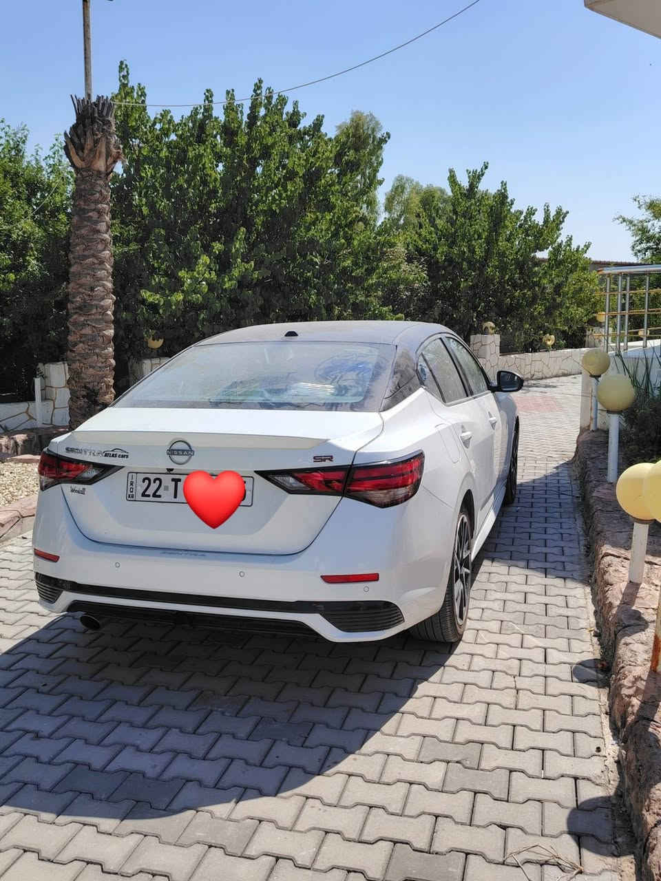 للبيع | نيسان سنترا 2024 SR

- اللون: أبيض صدفي مع سقف أسود 🤍🖤
- الفئة: SR
- محرك 2.0 
- ويل رياضي حجم 18
- شاشة مع دعم Apple CarPlay و Android Auto
- كاميرا خلفية
- تشغيل بصمة و تشغيل عن بعد
- مثبت سرعة
- حساسات أمان ومساعدات قيادة أساسية
وبيها بعد هواي مواصفات

- السيارة ماشية 35 ألف كيلو
- السيارة نظيفة جدًا وجاهزة للاستخدام
صورة الحادث ورقم الشاصي وورقة الفحص كلها مرفقة بالصور وحادثها خفيف جدا 
ملاحظة/ السيارة بيها رصعات خفيفة مذكورة بالورقة مال فحص وبيها رصعة هم بالباب الخلفي عكس السائق خفيفة 

السعر المطلوب ( 168 ورقة ) 
عنوان السيارة كركوك 
للاستفسار يرجى التواصل على الخاص.
 او على الرقم *********** بي واتساب
