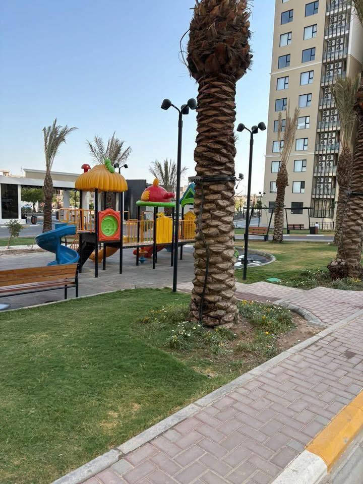 شقة للبيع في مجمع الروان السكني
مساحة 200 طابق 2 بناية R3

بيها قرض عقاري لتفاصيل 

تواصل وياي ع الرقم 

964 789 008 8318 

واتساب
