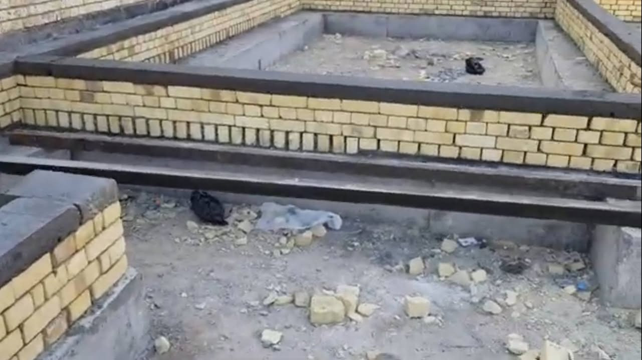 يا الله. 
متفرغين حالياً.
نقوم بالعمل التالي وبجودة ومصداقية في العمل :
١- لبخ البتلو داخل و خارج. 
٢- صب ة البتلو  10  سانتي. 
٣- تزفيت البتلو داخل و خارج. 
٤- اخراج الركام والتراب الزائد داخل البيت. 
٥- فرش البيت طابوق مع الحدل. 
٦- صبة النظافة. 
للتواصل اتصل او مراسلة على الواتساب ***********
