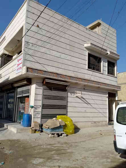 عماره للبيع تحتوي على ثلاث محلات و شقه المساحه 100 مربع زراعي السعر 165وبيه مجال لتواصل ***********
