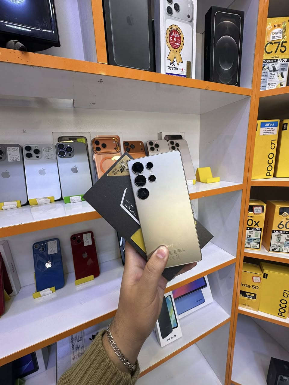 ً
س 24 الترا ذاكره 1 تيرا 
اس 25 الترا ذاكره 512 وكاله كارت شاشه 
للتواصل ***********
انستا :ealam_almustakhdam
